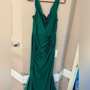 Women’s Emerald Green bridesmaid mermaid dress Barry Jay size medium